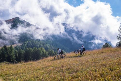 阿尔皮纳俱乐部酒店 - 查姆陪格尼-烯瓦努瓦斯