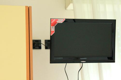 Quadruple Room with Balcony image 7