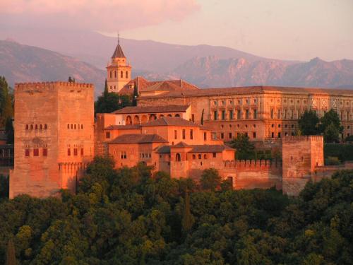 Domus Apartamentos Granada con parking gratuito en pleno centro