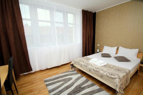 One-Bedroom Apartment image 5