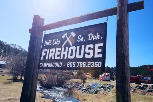 Firehouse Campground - Hotel - Hill City