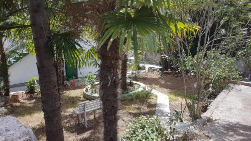  Apartment Mir, Unterkunft in Cres