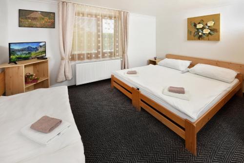 1 double bed, 1 twin bed