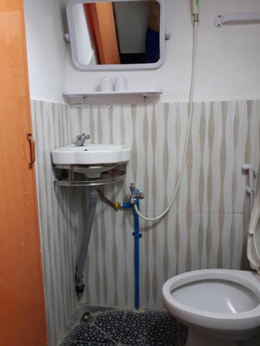 Double Room with Shared Bathroom image 2