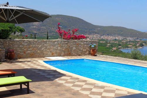 Luxury Villa with Pool overlooking a Majestic View