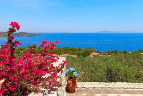 Luxury Villa with Pool overlooking a Majestic View