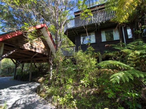 Kanuka House - Kaiteriteri Holiday Home