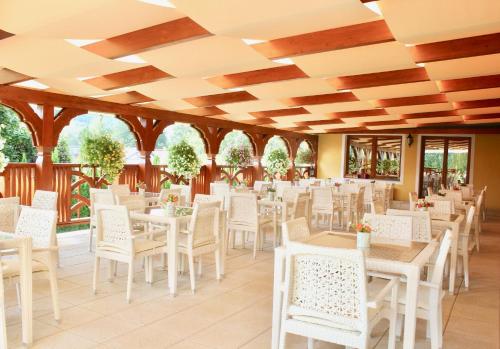 Hotel Alex – St. Kanzian, CA