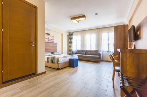 Old Town Boutique Hotel - image 11