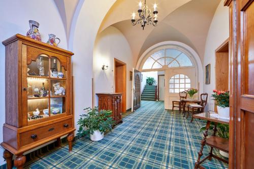 設施, 艾森尼酒店 (Hotel Aschenbrenner) in 加米施-帕藤基興市中心