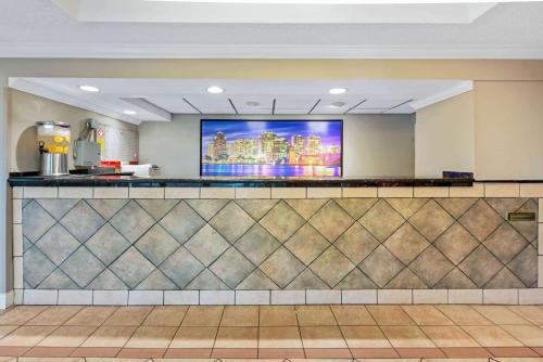 La Quinta Inn & Suites by Wyndham West Palm Beach - Florida Turn