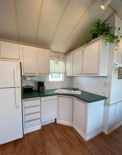 Woody's RV Resort LLC - 주방