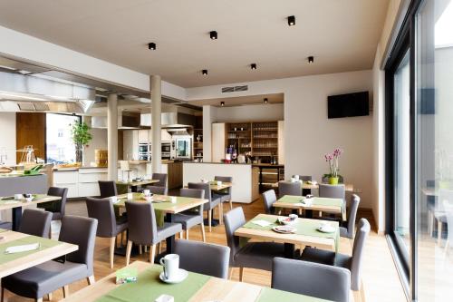 Hotel Martha - main image
