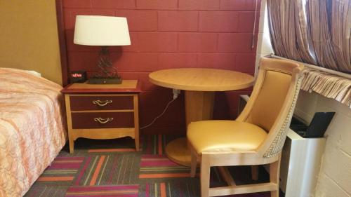 Thunder Bird Motel - main image