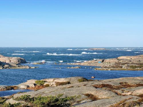 Holiday home in Hamburgsund 1 - image 3