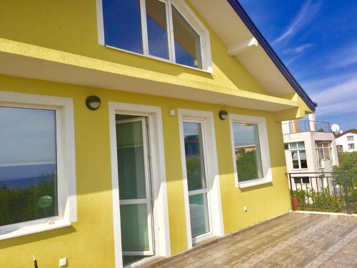 Luxury House In Chervenka next to Gradina beach