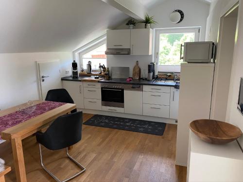 Konyha, 5-Sterne Active Ferienwohnung Chiemgau in Marquartstein