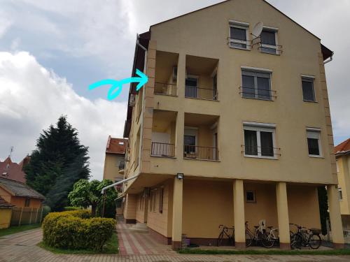 One-Bedroom Apartment image 2