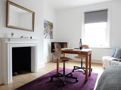 . Lovely 3 Bed Apartment Chatham by Historic Dockyard