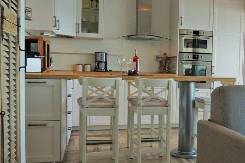 cuisine, emplacement privilégié pour ce bel appartement (emplacement privilegie pour ce bel appartement) in Agay