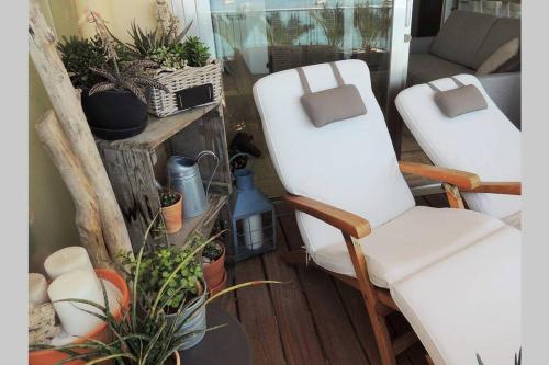 balcon/terrasse, emplacement privilégié pour ce bel appartement (emplacement privilegie pour ce bel appartement) in Agay