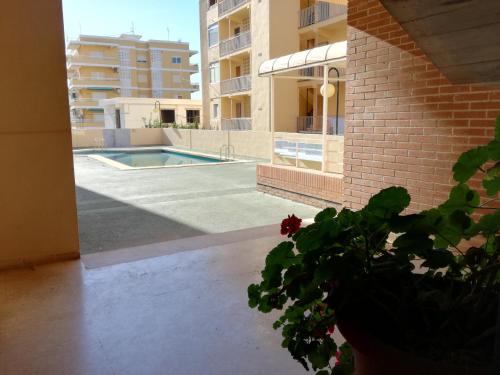 Skats, Relax y comodo APARTAMENTO CON GRAN TERRAZA, PARKING, PISCINA Y CON VISTAS AL MAR, A SOLO 50 m DE LA in Daimuz