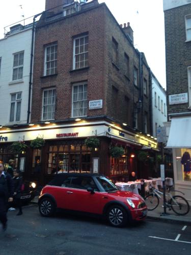 Mayfair Flat - image 4