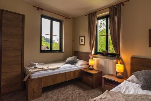 2 twin beds