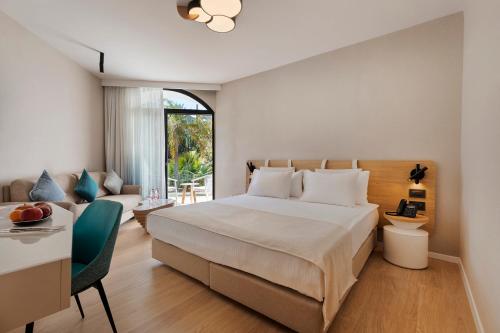 Gai Beach Hotel in Lakeside