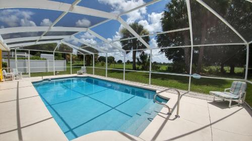 Bursting with Sunshine Pool Home S & G home - image 4