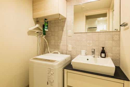 Standard Double Room image 6