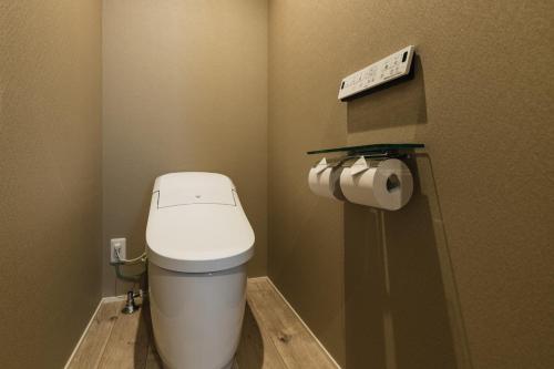Standard Double Room image 4