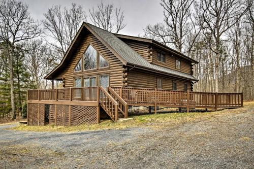 Comfortable Log Home about 4 Mi to Shenandoah River!