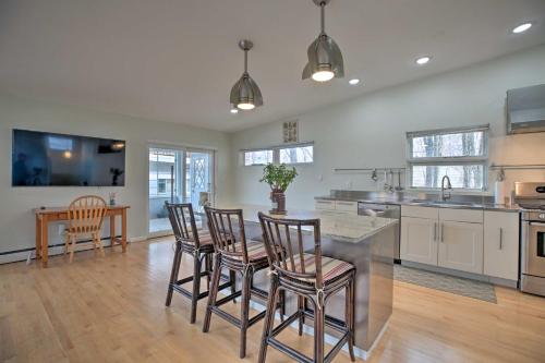 Stylish Home with Elevated Deck Walk to Beach! - image 3