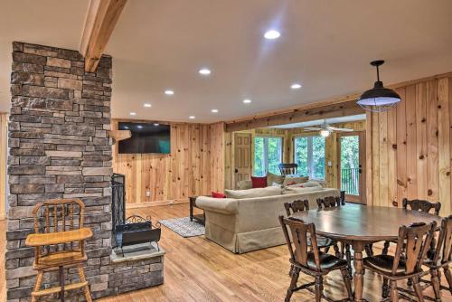 Rustic Sunset Escape on 67 Acres Outdoor Kitchen in Sunset, USA