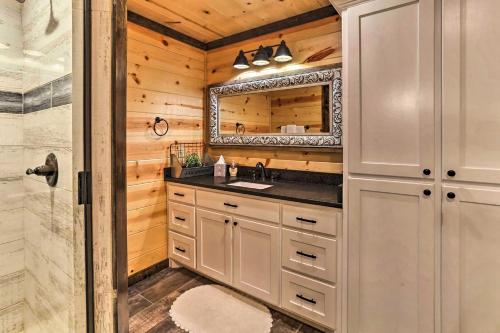 Luxe Family Ties Home with Hot Tub, Fireplace