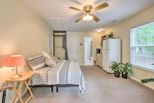 . Cozy Studio with Yard, 6 Miles to Dwtn Beaufort!