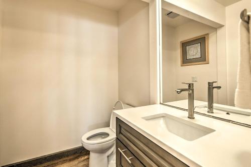 Luxurious Newport Estate with Spa and Lighthouse Views - image 8