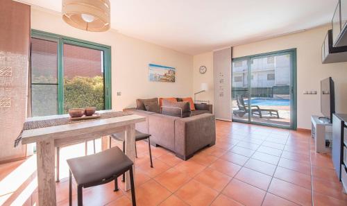  18 Carrer Frederica Montseny in 43883 Roda de Bará