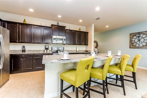 Windsor at Westside: The Lanai King - image 3