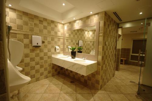 Gulf Oasis Hotel Apartments - image 13
