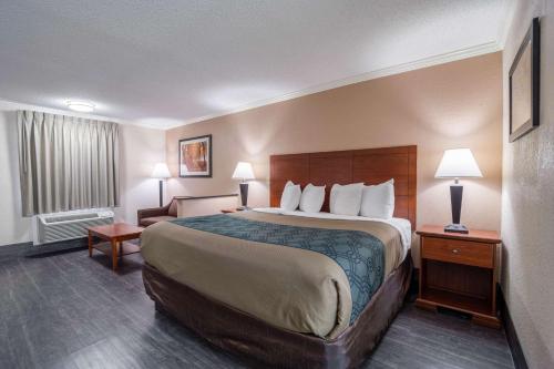 Econo Lodge Inn & Suites Cayce