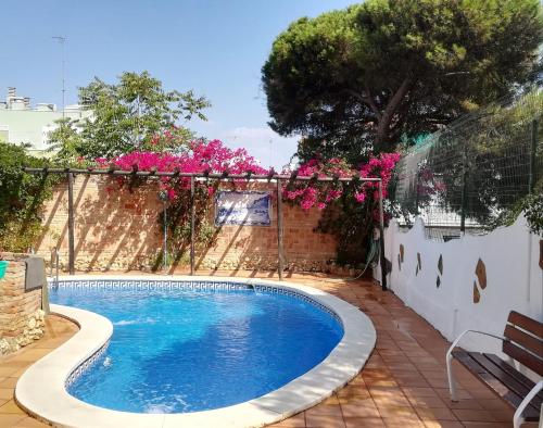 2 bedrooms villa with private pool enclosed garden and wifi at Punta Umbria