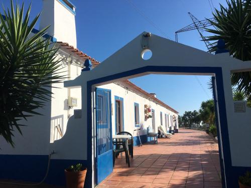 House with 15 bedrooms in Santa Margarita da Serra with private pool and furnished garden gîte à louer Brejo da Silha do Centeio