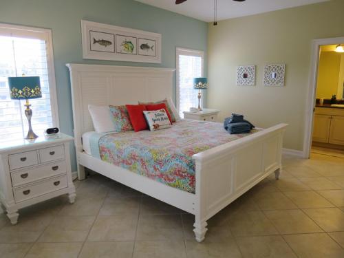 Bay View Dream Waterfront Home - image 6