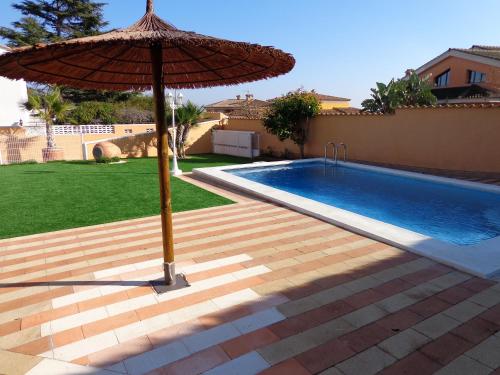 4 bedrooms villa with sea view private pool and enclosed garden at Benifayo