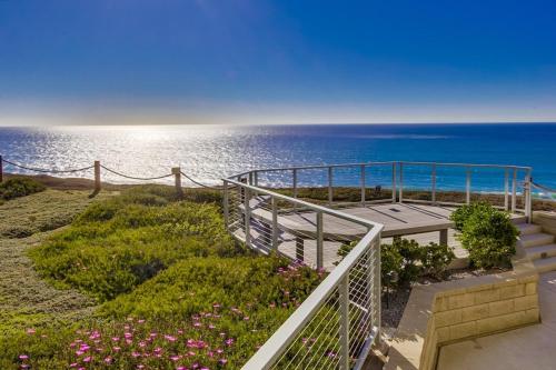 Oceanview SURF9 Condo with Spa