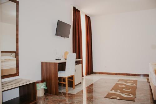 Double or Twin Room with Sea View