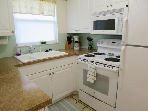 Sand Dollar Beach Side Villa - image 2