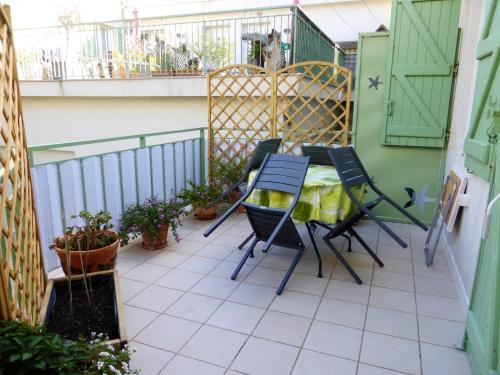 Apartment with 2 bedrooms in Agde with shared pool furnished terrace and WiFi 50 m from the beach